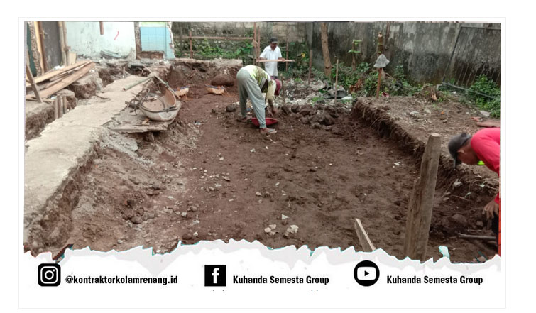 kolam renang dalam tahap awal