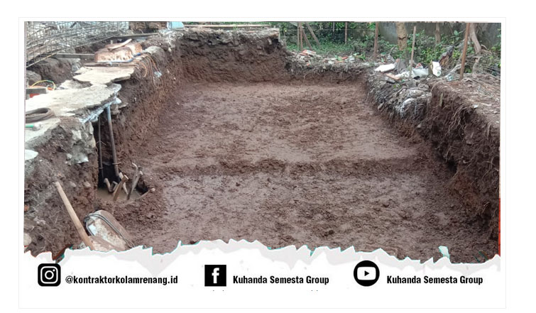 proses penggalian kolam renang